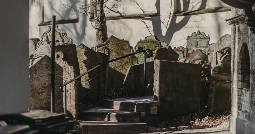 Historical Tours of Prague’s Jewish Museum by JJ Tours
