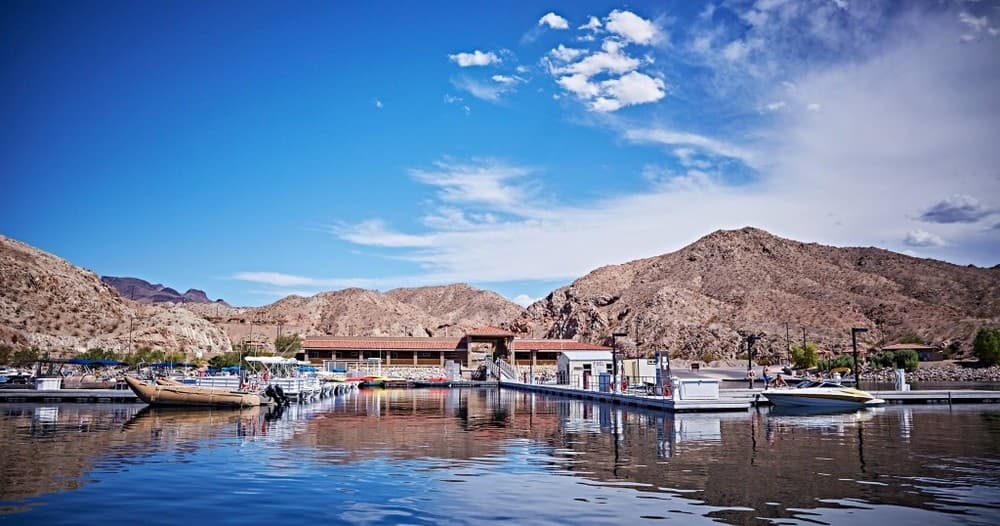 Serene Transient End Tie Moorage at Willow Beach Marina