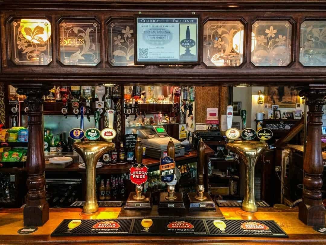 London night pubs and ghosts tour: explore secret taverns & Great Fire history photo 1