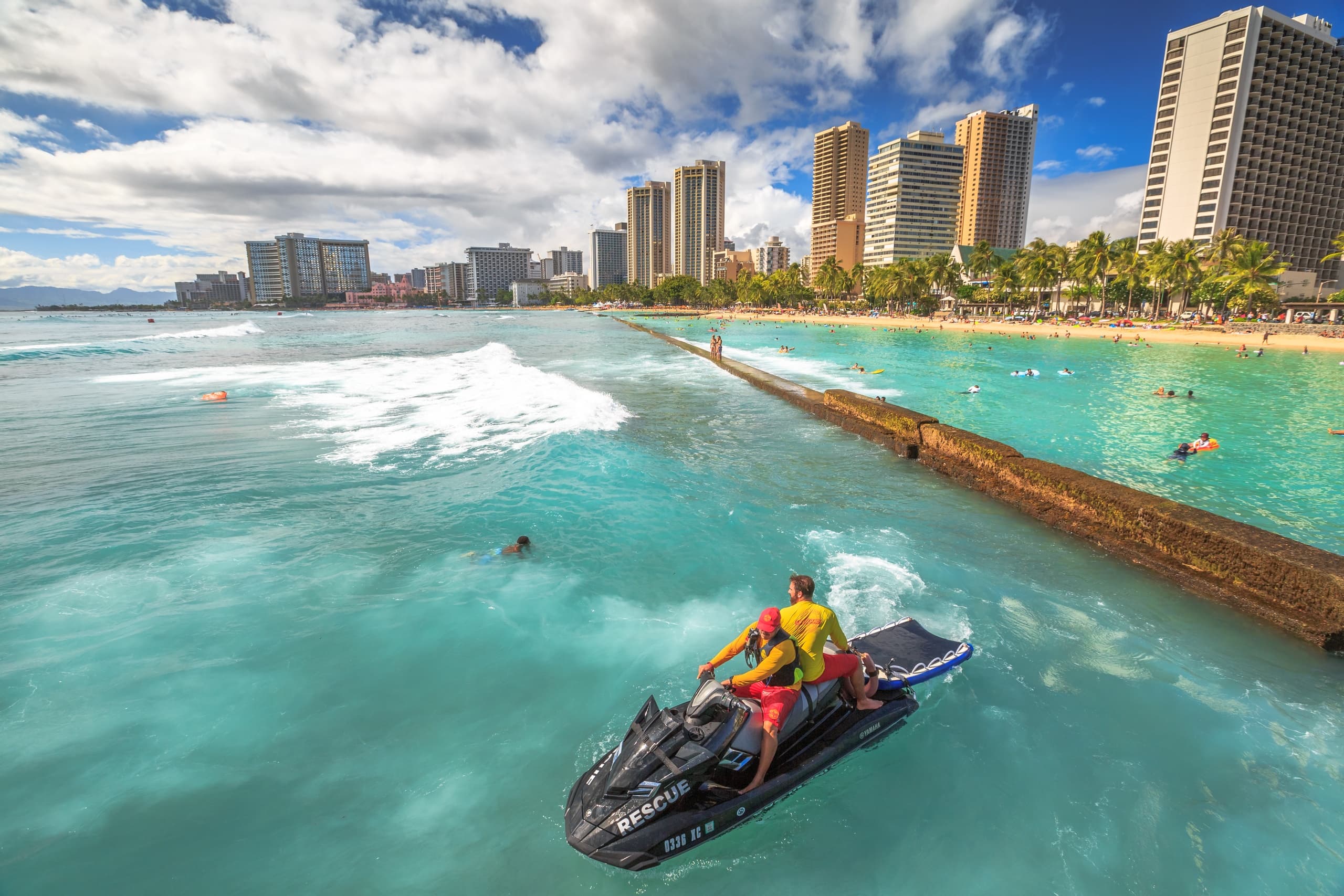 Waikiki to Honolulu Airport: Private Van Shuttle Service