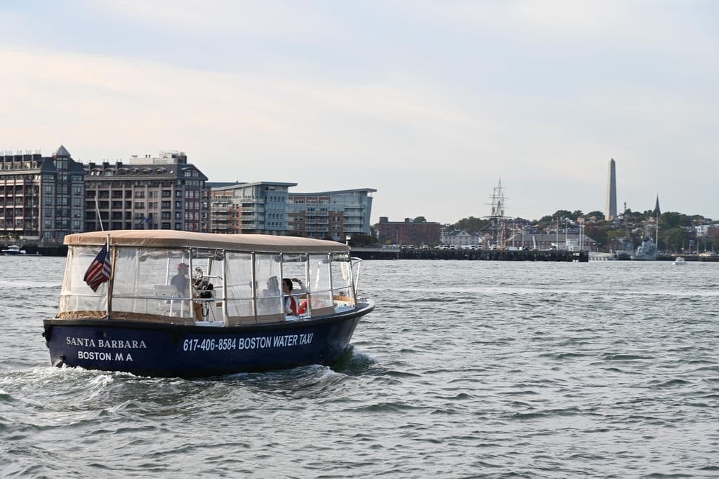Boston Water Taxi Service with Rowes Wharf Water Transport