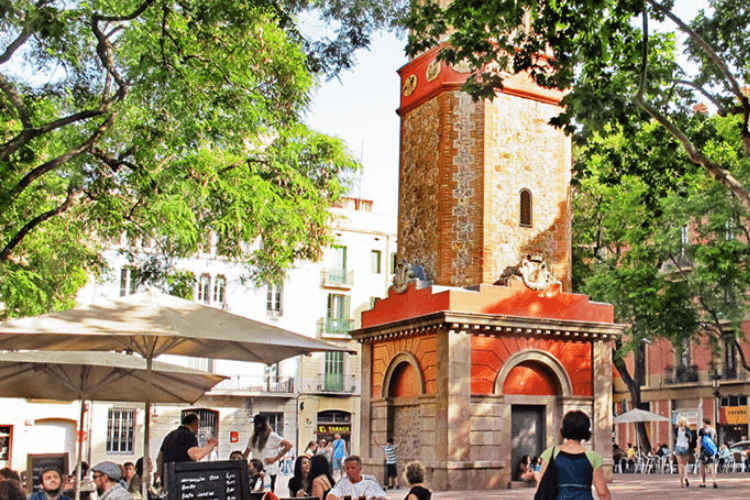 Explore Gràcia on Foot: Self-Guided 26-Stop Walk in Barcelona