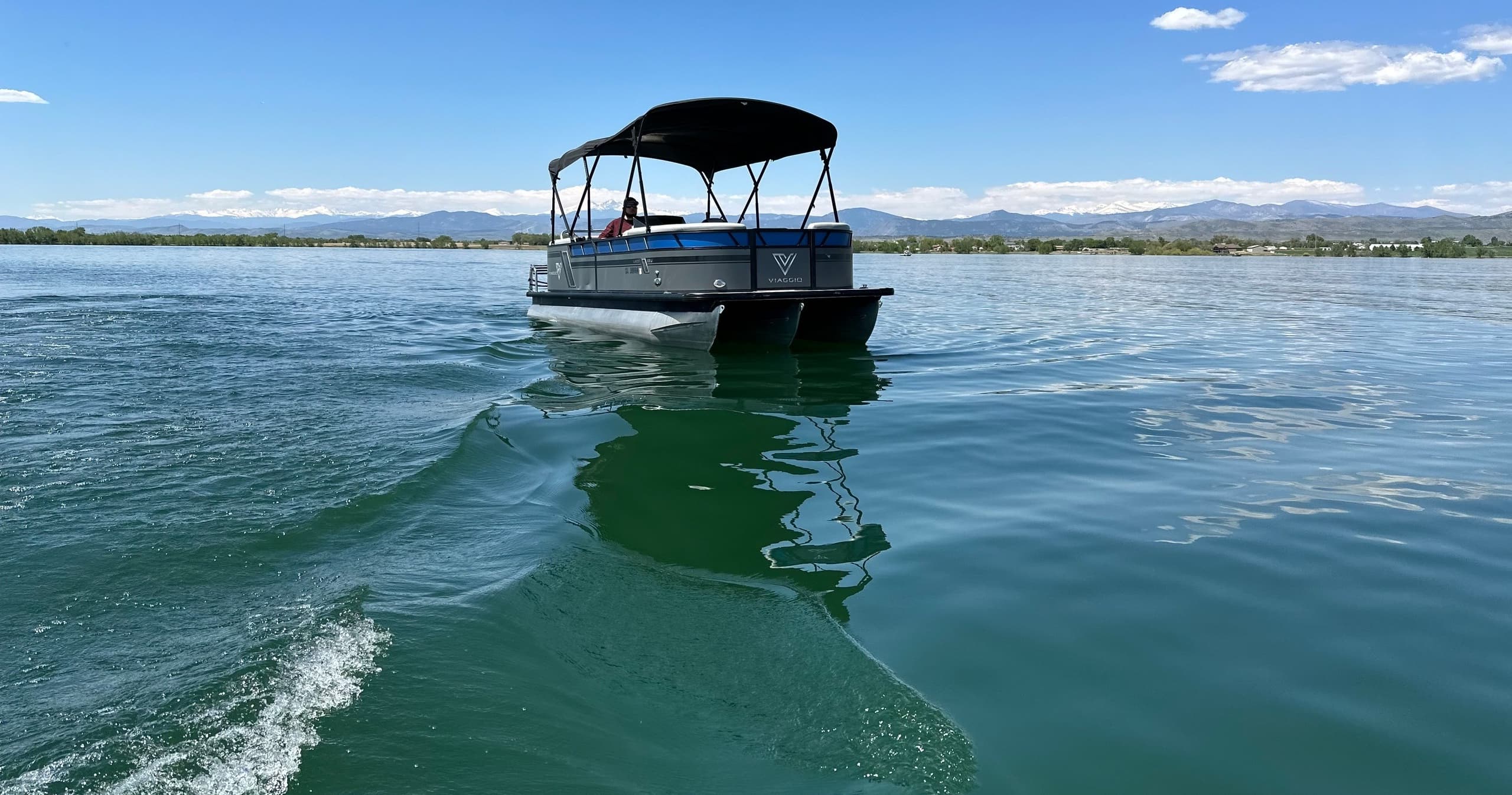 Viaggio Lago L22U Tritoons at Boyd Lake: Group-Friendly Boat Rentals in Loveland, CO photo 4