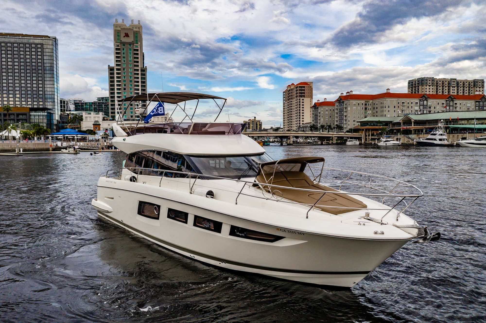 Luxury Yacht Rental Experience in Tampa, Florida