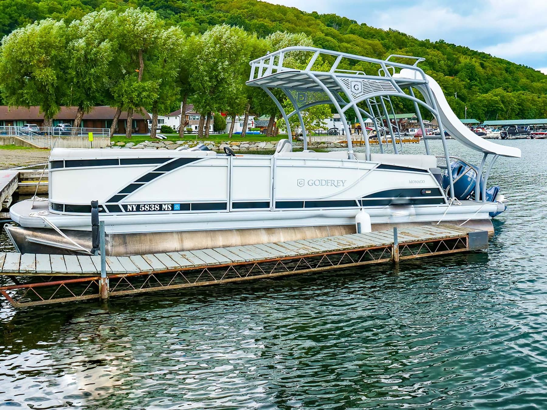 Keuka Watersports Pontoon Boat Rental on Keuka Lake