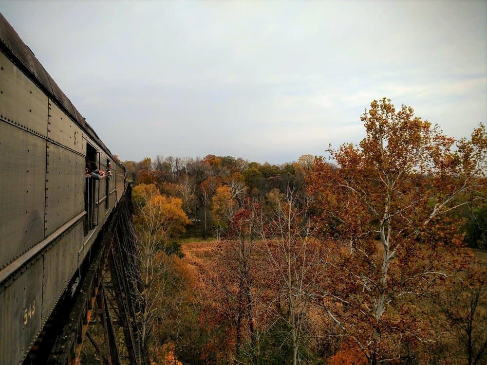 Quincy Sunset Tasting Train: Scenic Two-Hour Sunset Ride Across Quincy Bridge photo 2