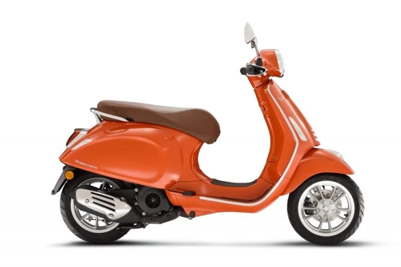 Vespa 125cc Rentals in Lucca with Tourist Center Lucca