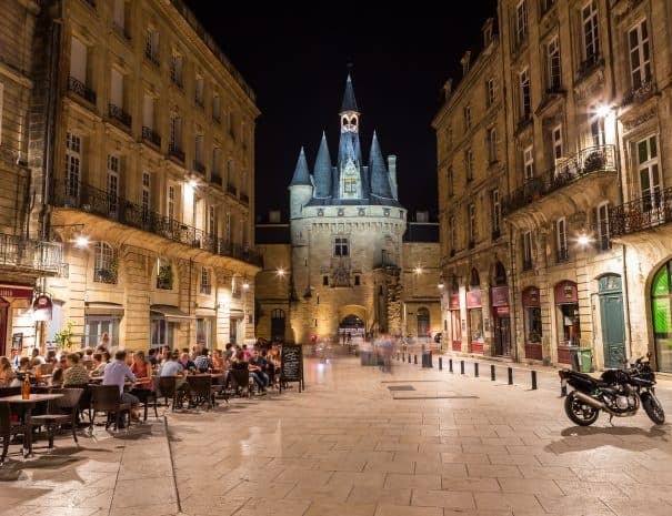 Nighttime Sightseeing & Wine Tasting in Bordeaux
