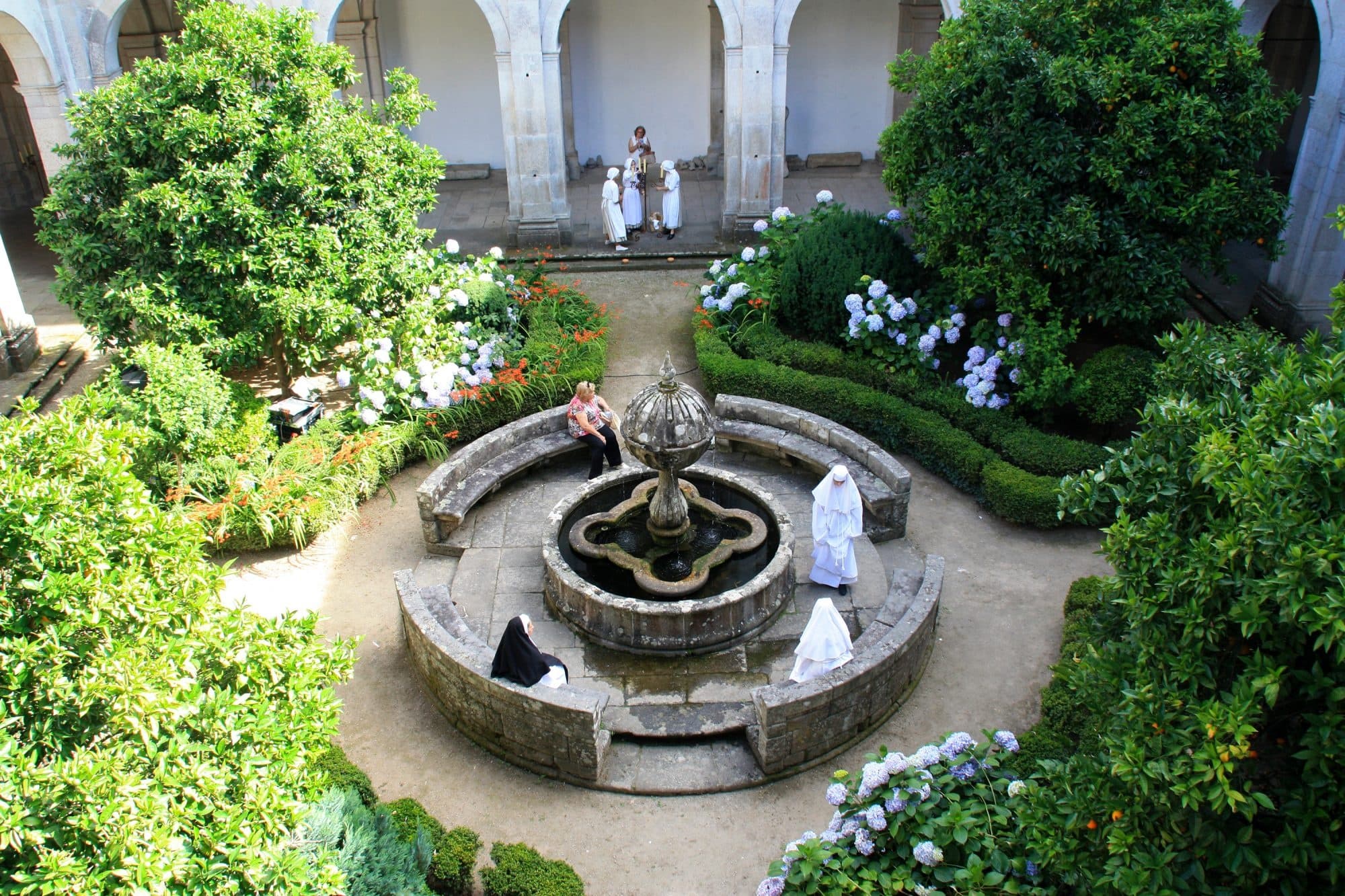 Historic Walking Tour in Arouca with Just Come