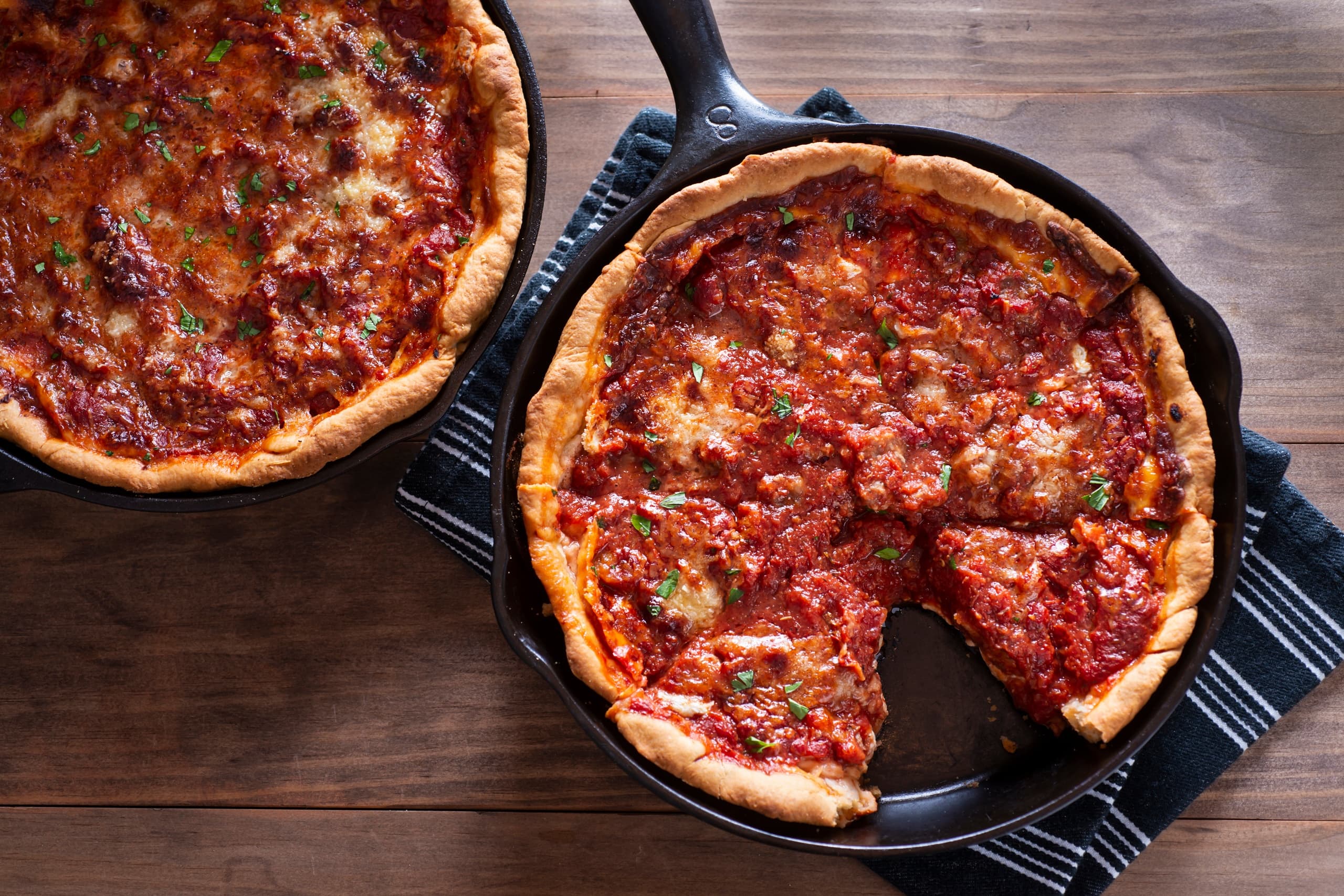 Chicago Pizza Tours: Urban Culinary Walks in Illinois