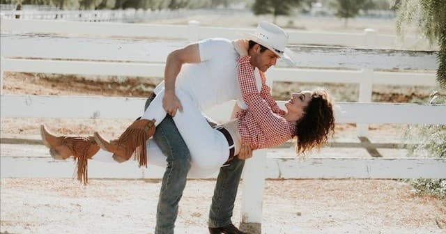 Country Dancing Adventure at Stompin' Grounds in Texas