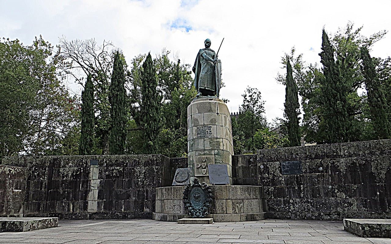 Historic Day Tour to Guimarães & Braga with Go Travel Everywhere