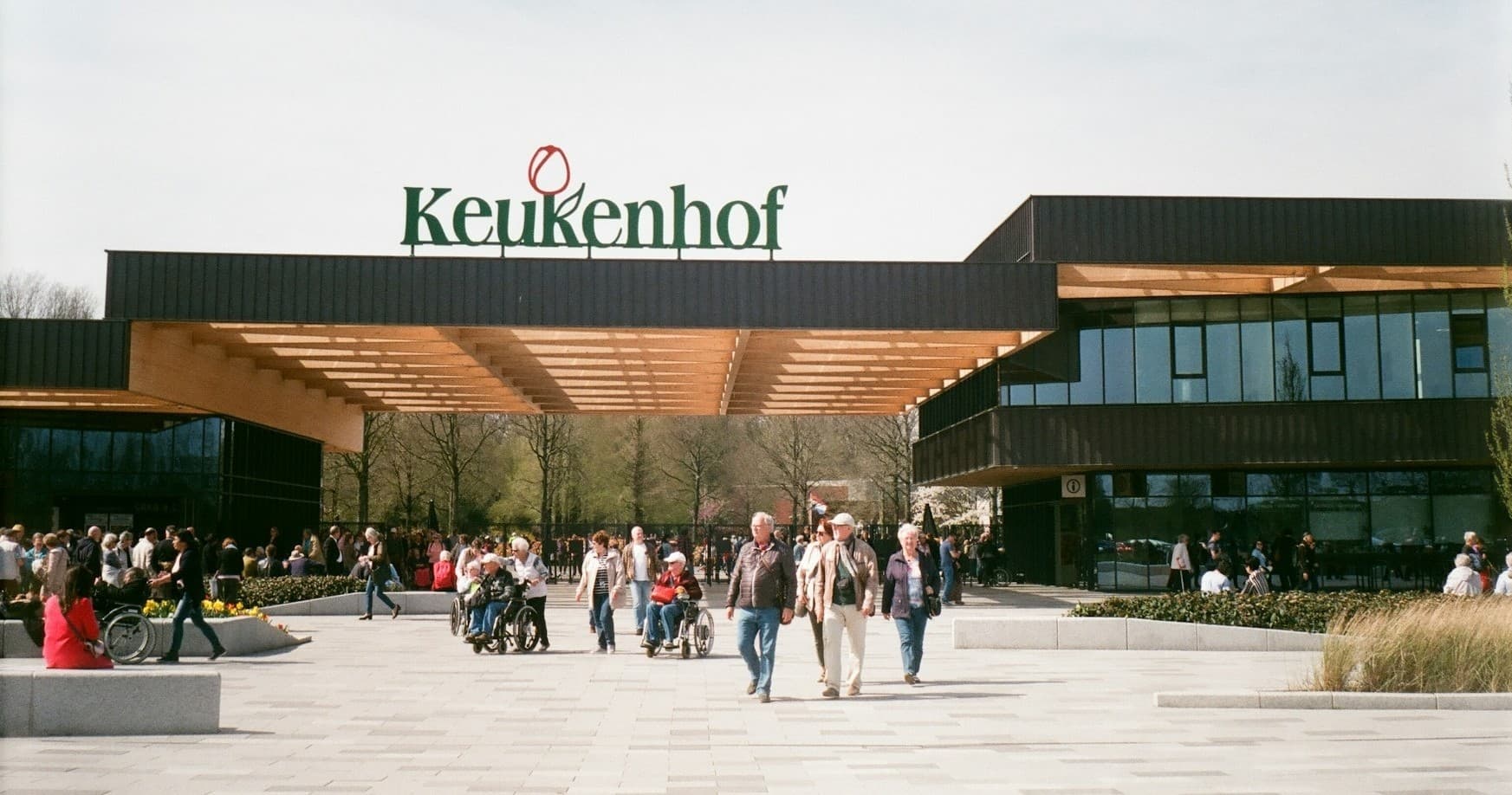 Private Keukenhof Garden & Dutch Countryside Tour with Booktaxi24