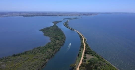 Water Activities & Boat Charters at Mitchell River in Gippsland Lakes