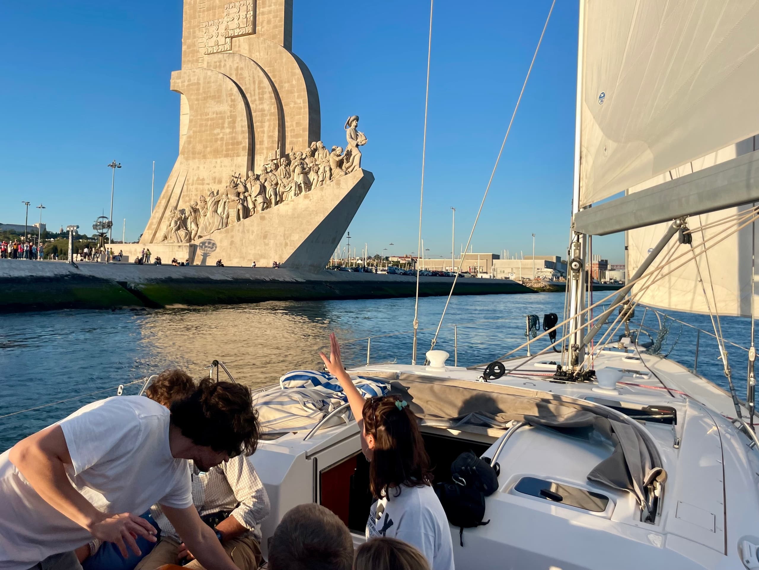 Water Activities: Veleiro Conforto Sailing in Lisbon