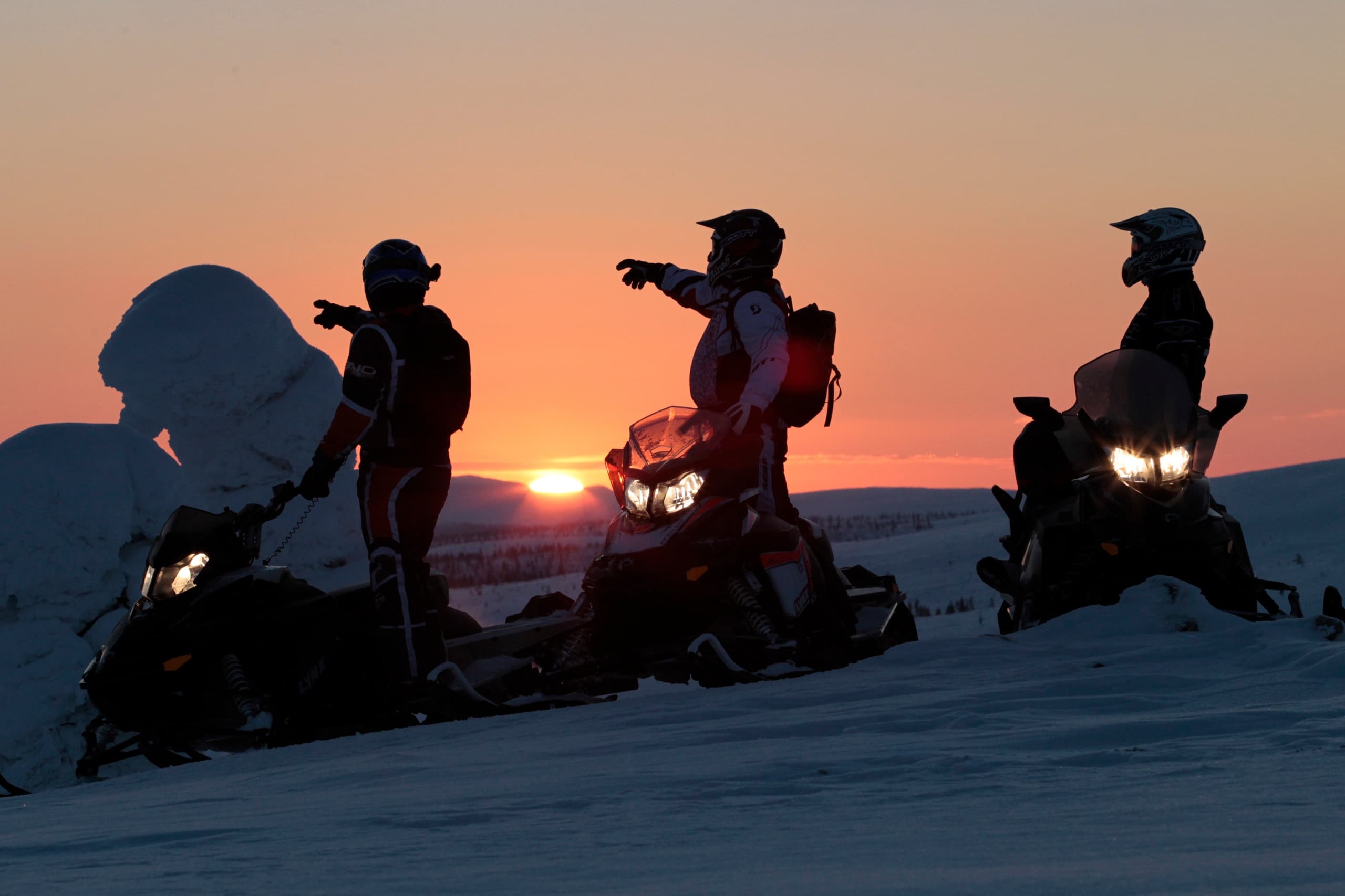 Winter Snowmobile Aurora Hunt by Kelo Resort
