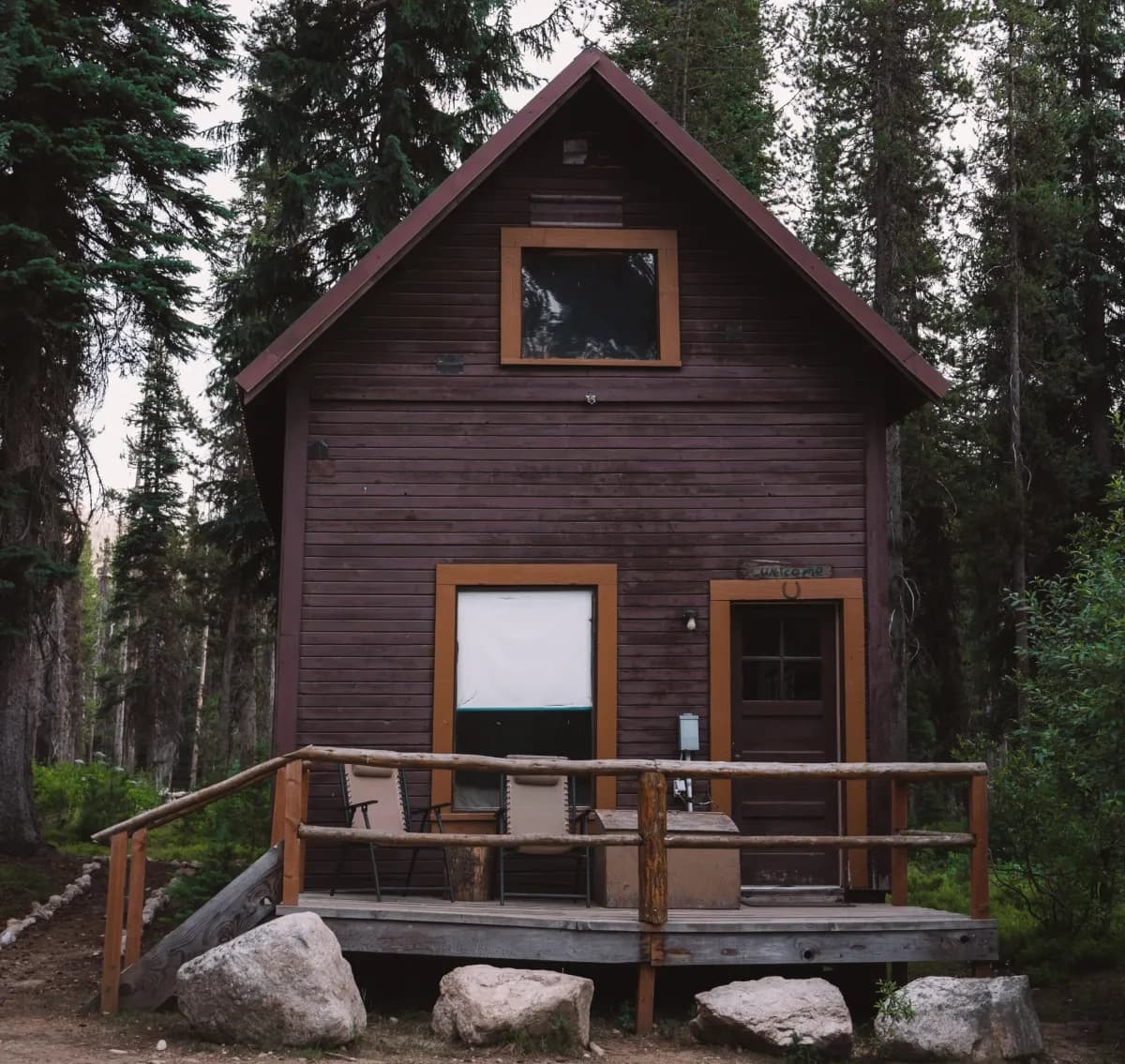 Rustic Elk Cabin Rentals in Cascade, Idaho