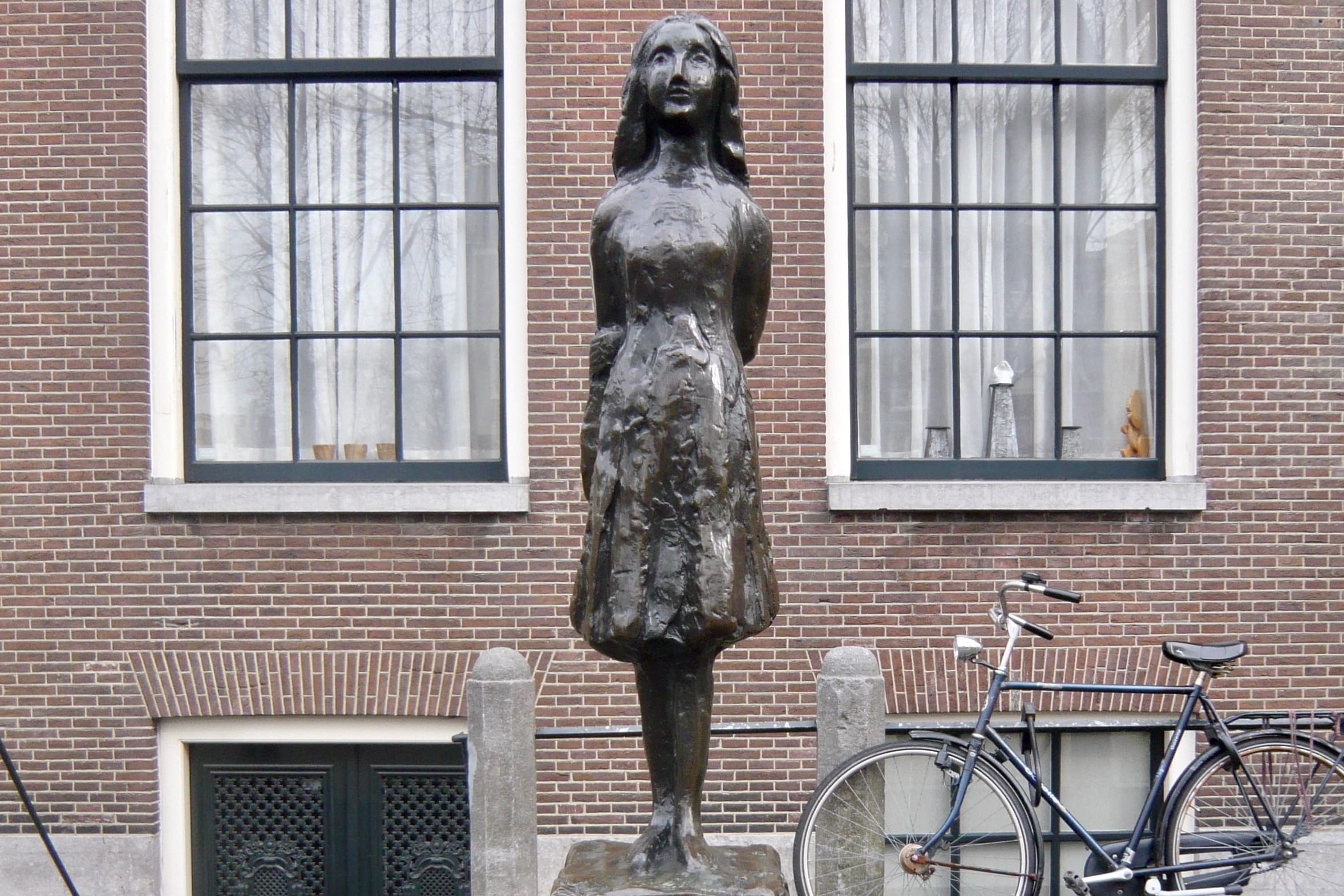 Anne Frank WWII History Tour by Babylon Tours Amsterdam