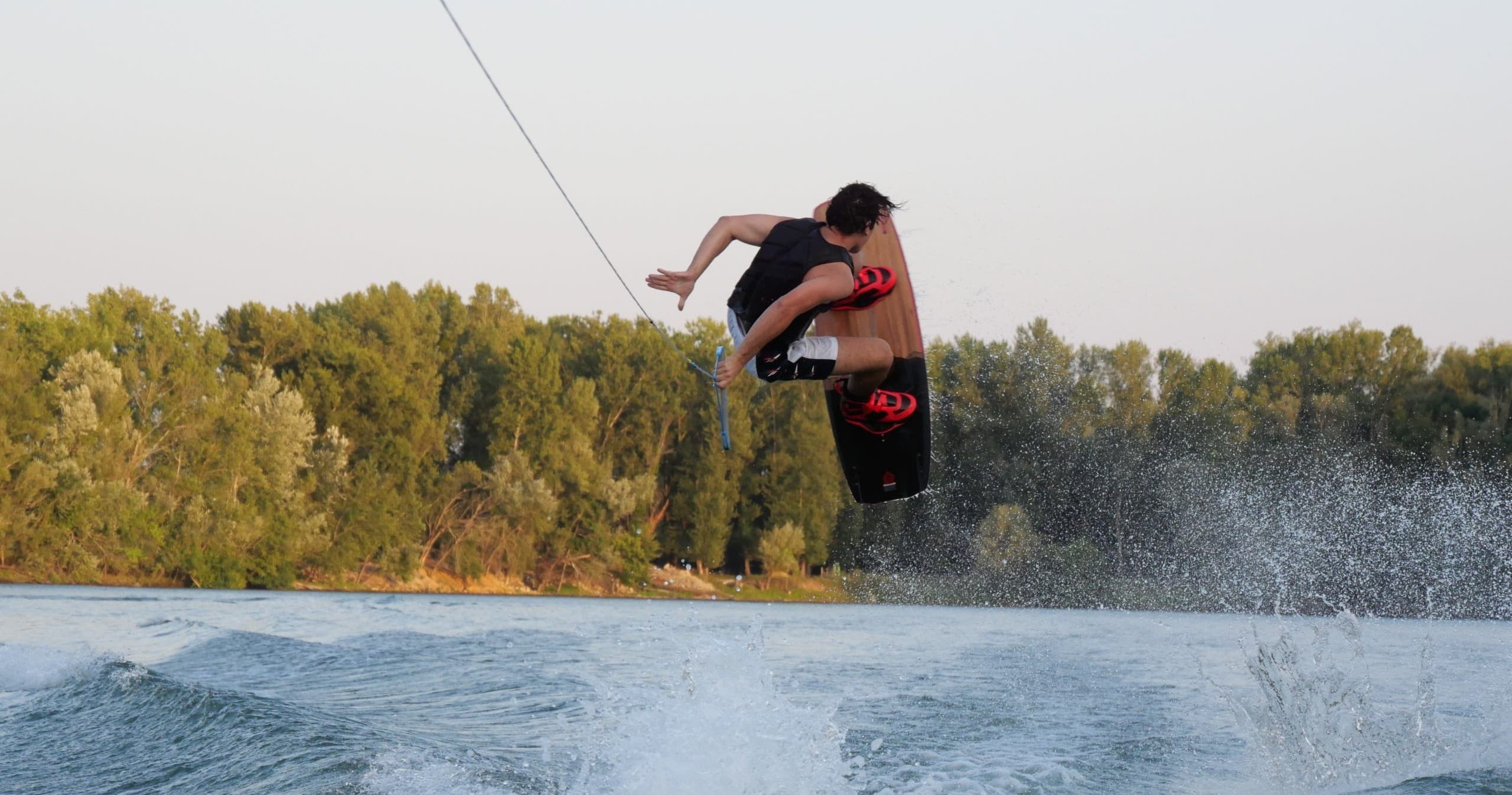 Wake Coaching with Wakelagoona’s Séance Medium Boat in Virelade