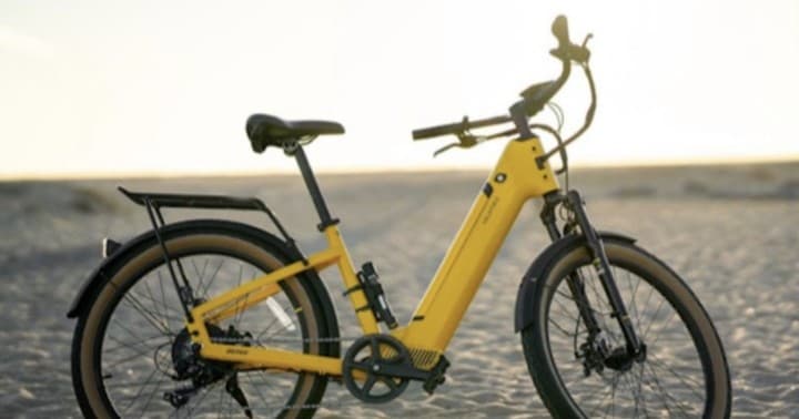 Ride the South Fork: Velotric Discover 1 E‑Bike Rentals in Amagansett