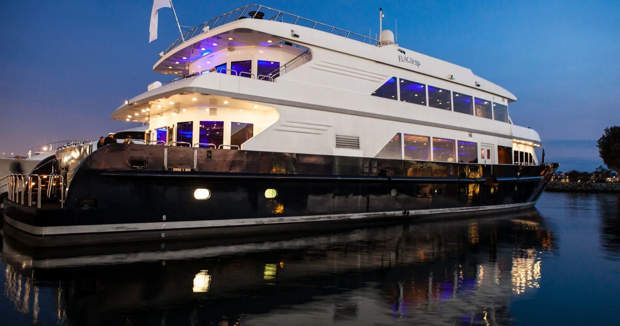 San Diego Harbor Dinner Cruise: Romantic Evenings Afloat
