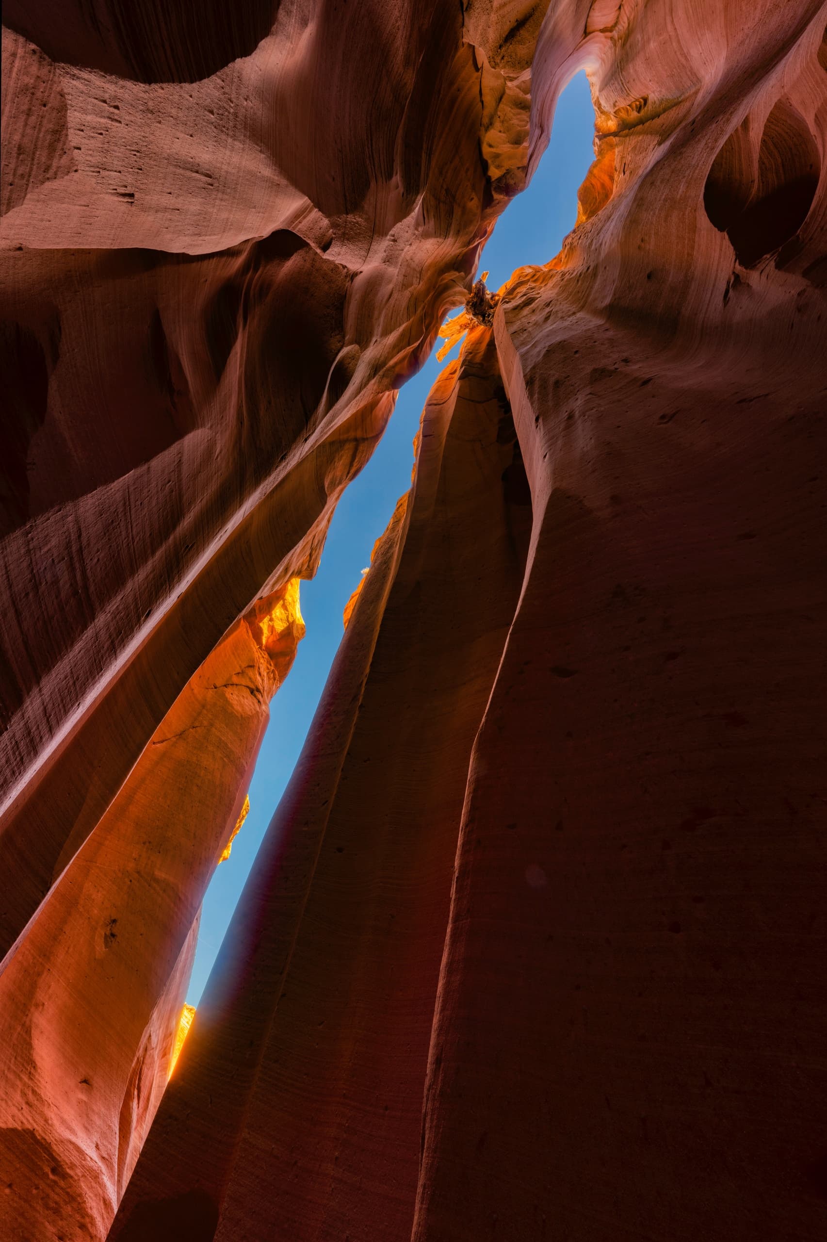 Explore Ligai Si Anii Canyon Hike in Page, Arizona