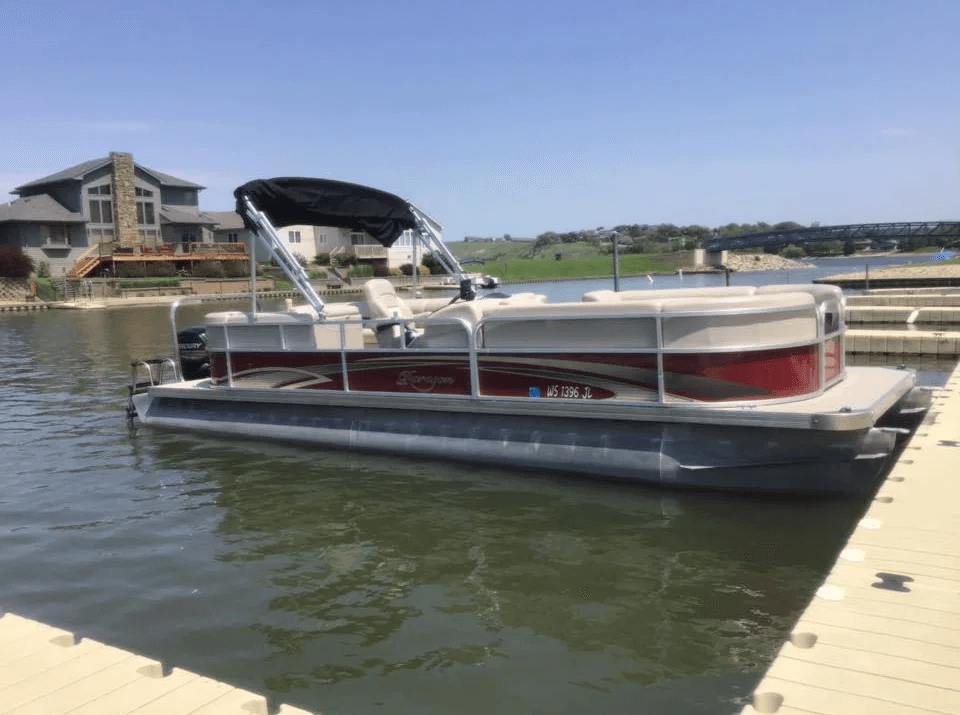 16 Passenger Pontoon Rental in Fort Pierre, South Dakota