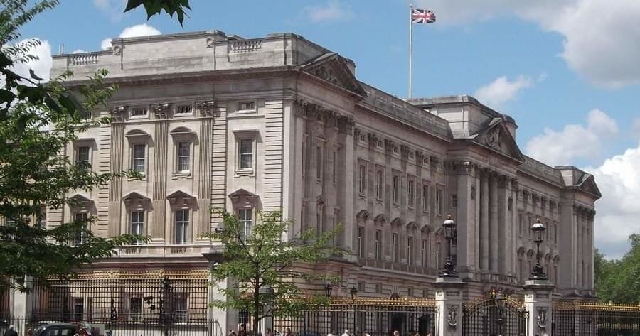 Explore London Highlights and Hidden Gems: A Private 5-Hour Guided Tour
