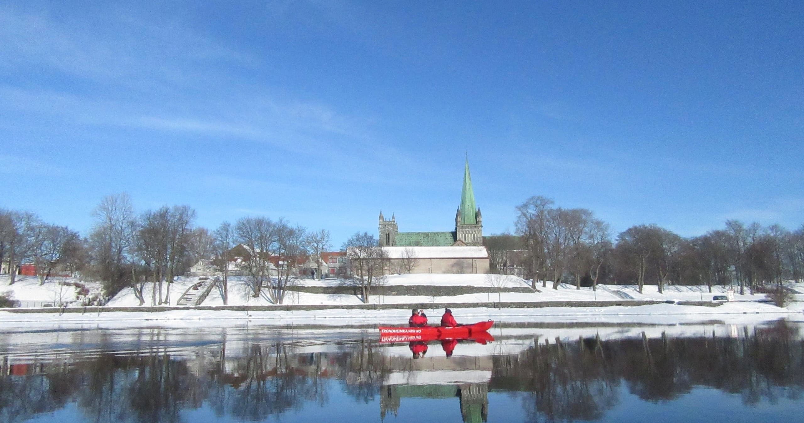 Winter Kayaking on Nidelven with Trondheim Kajakk