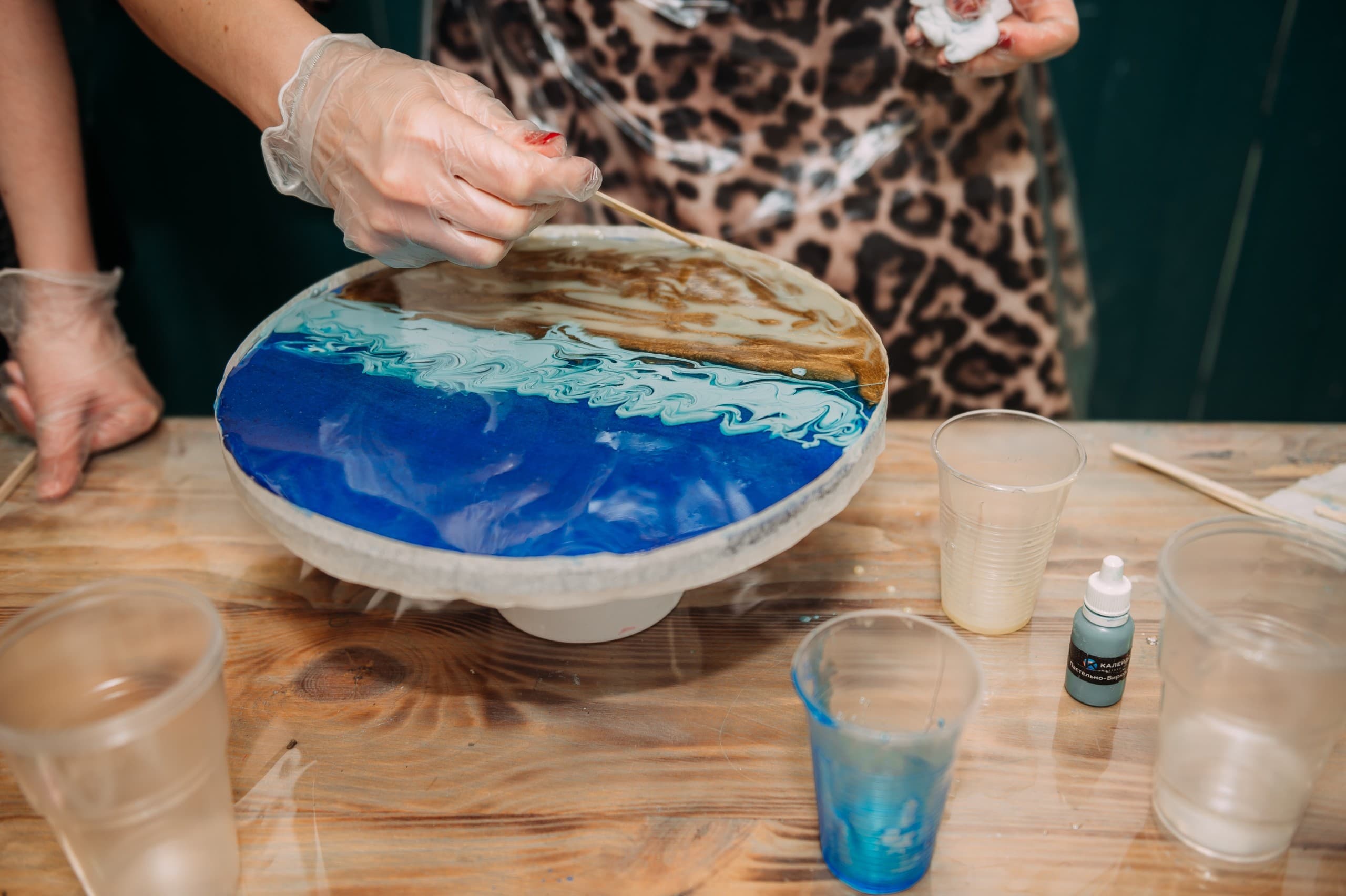 Epoxy Seascapes: Three-Hour Resin Workshop in Madrid