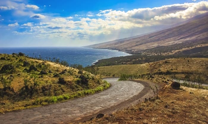 Land Adventures: Reverse Hāna Tour with Private Guides Maui