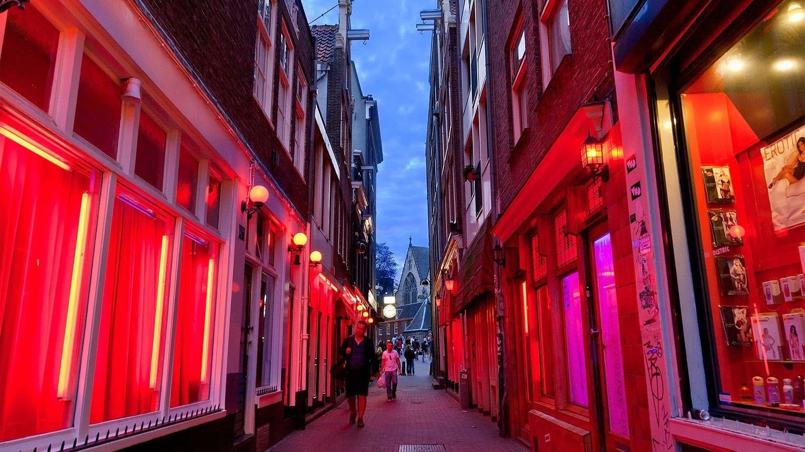 Glitter on the Canals: Drag Queen Nightlife Experience in Amsterdam