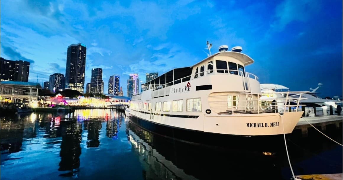 Sip and Sail: Miami’s Ultimate Sunset Cruise with Unlimited Drinks and Skyline Views