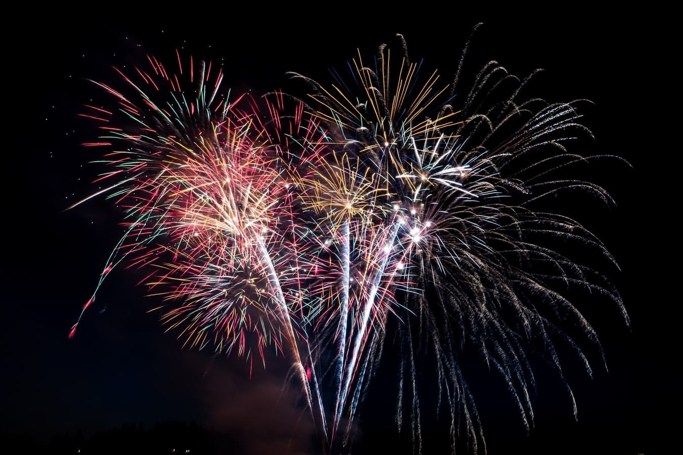 Water-Activities: Maita'i Catamaran New Year’s Eve Celebration