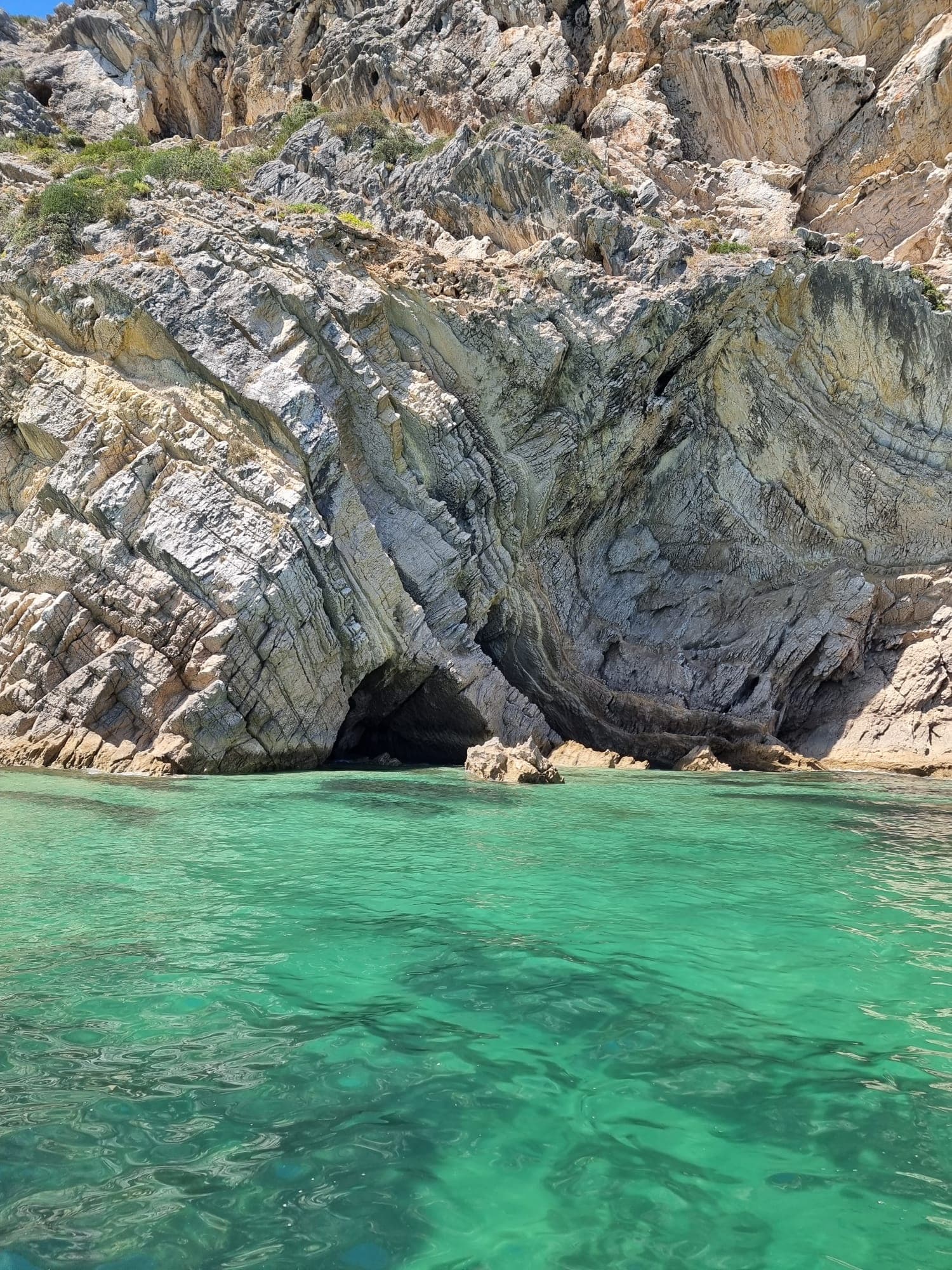 Coastal Boat Adventure with 100Salpicos in Sesimbra