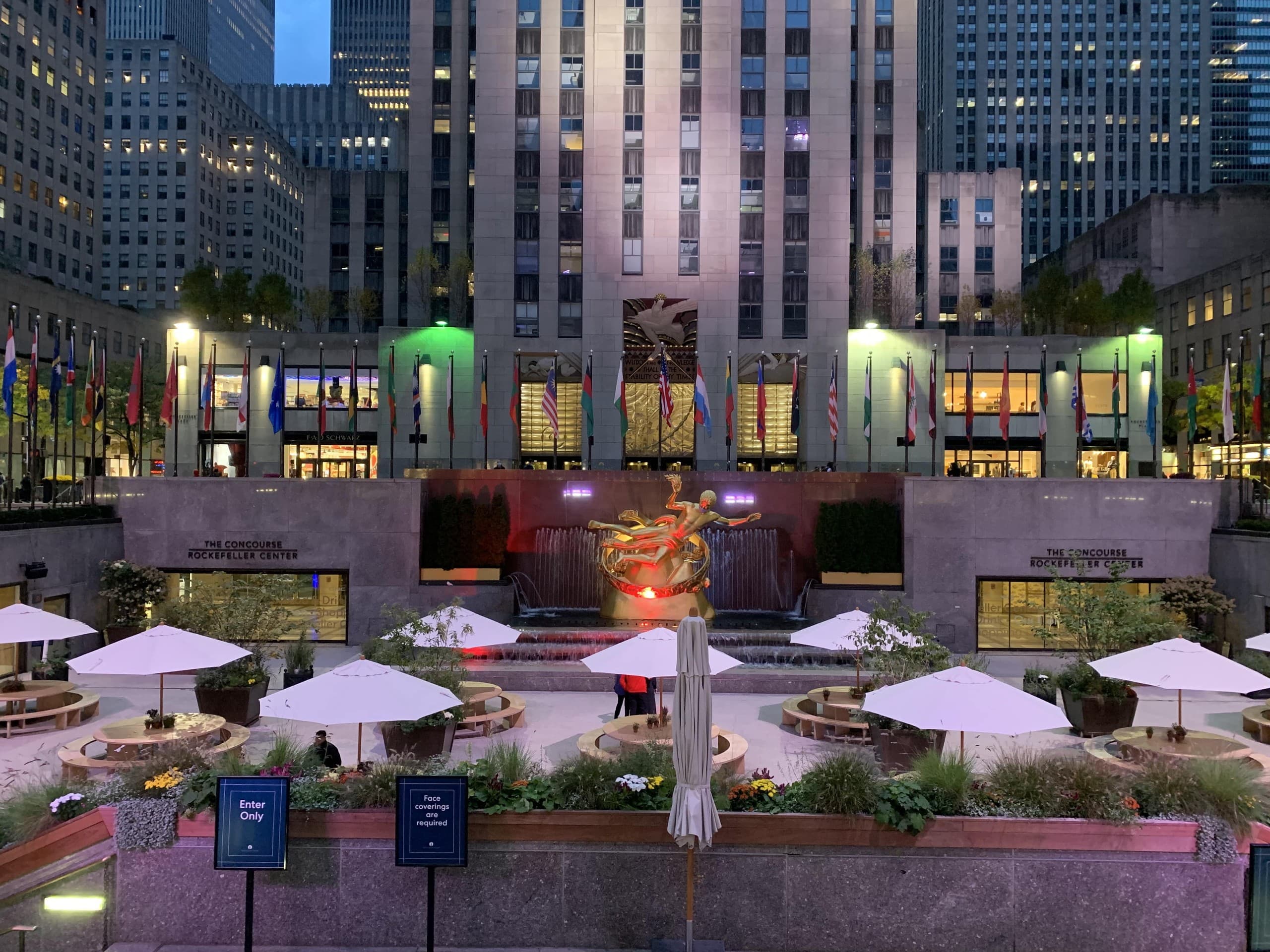 Inside Rockefeller Center: Midtown's Art Deco Walk photo 2