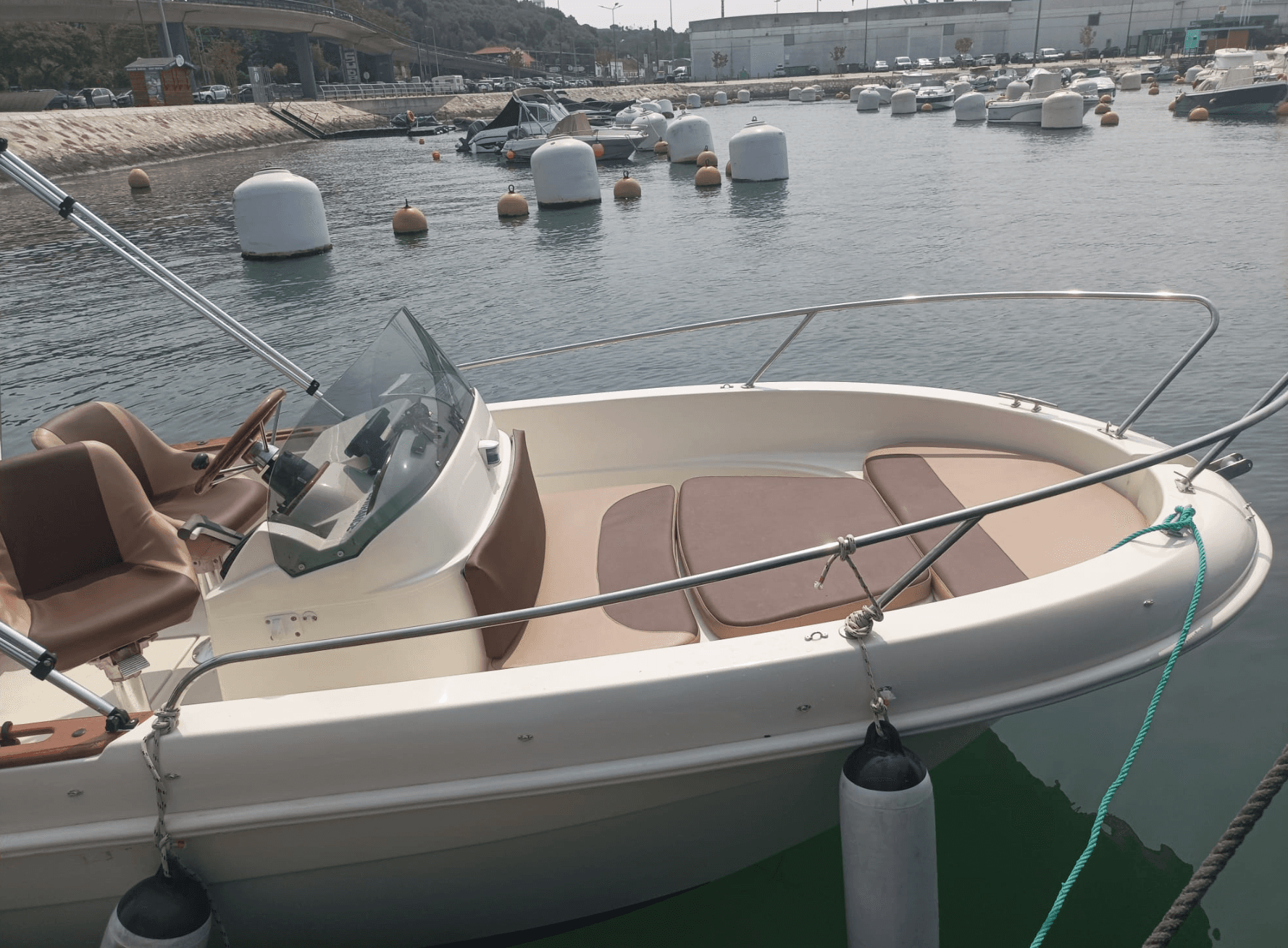Private Motorboat Rentals in Setubal for Water Adventures