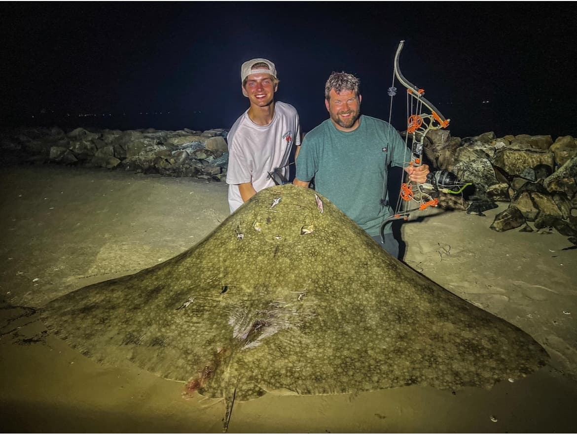 Bay-Light Bowfishing: Indian River’s Night-Run for Trophy Butterfly Rays photo 1