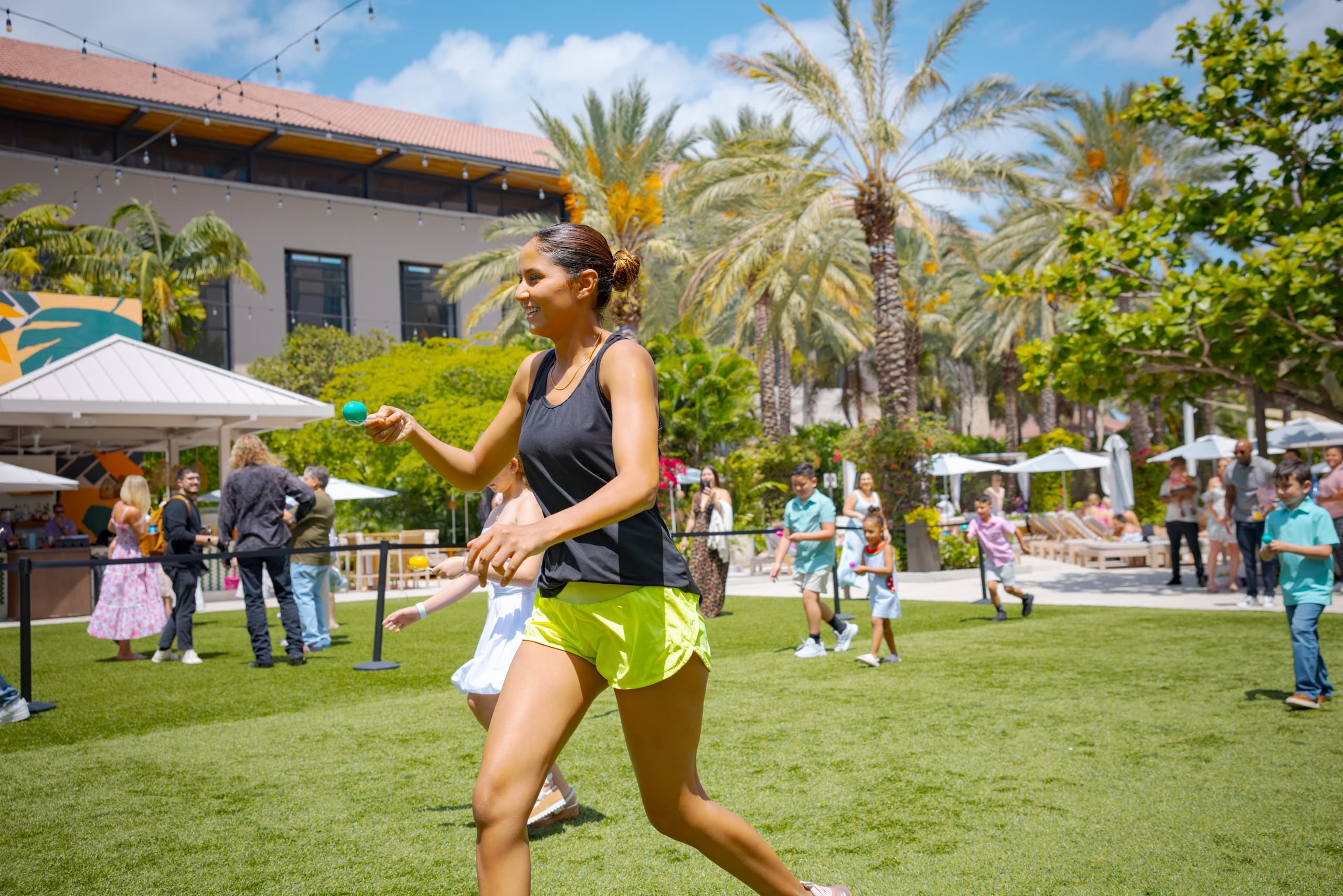 Hilton West Palm Beach Easter Activities: Family Photos, Games & Toy Drive at the Event Lawn photo 1