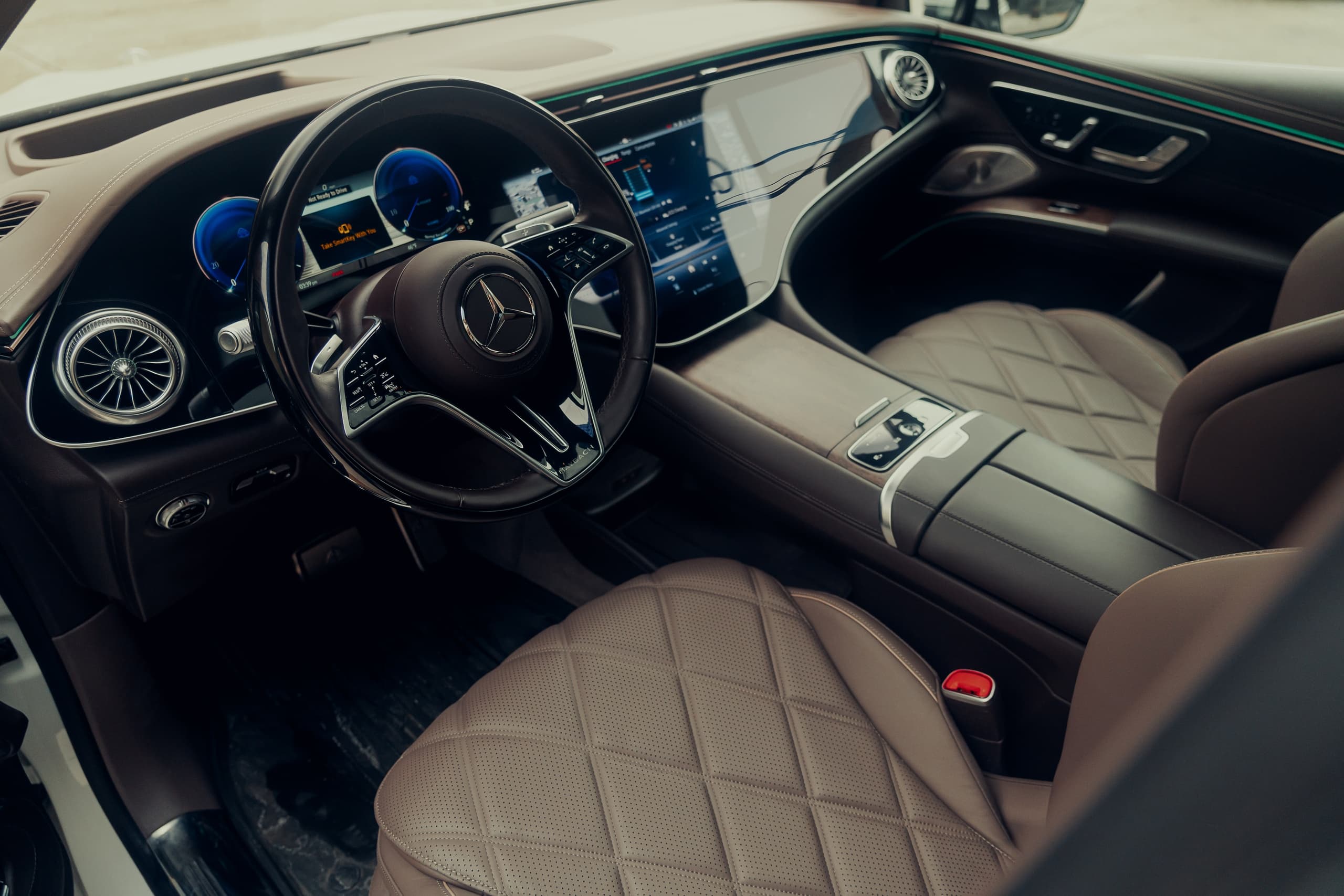 Mercedes‑Maybach EQS in Chicago: Quiet Power Meets Executive Comfort photo 3