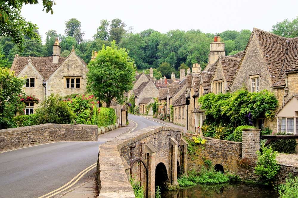 Private Cotswolds Day Trip from London — Bourton, Bibury, Cirencester & Castle Combe