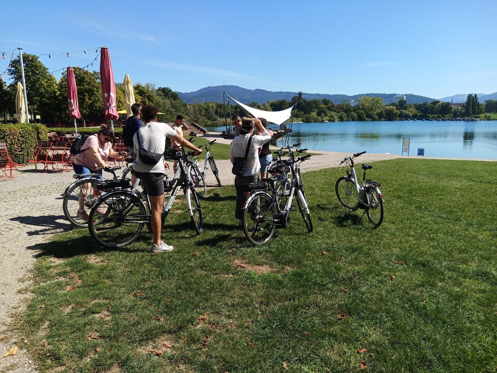 Land Adventures in Freiburg with Schulklassen: A City Cycling Experience