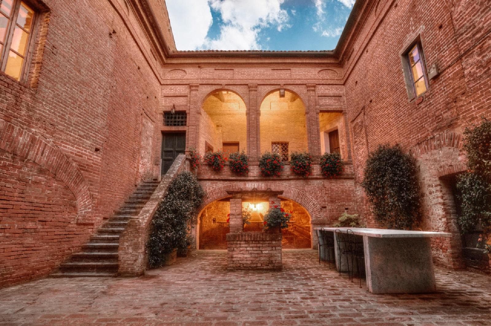 Tuscan Wine Tasting & Lunch with Hidden Experiences