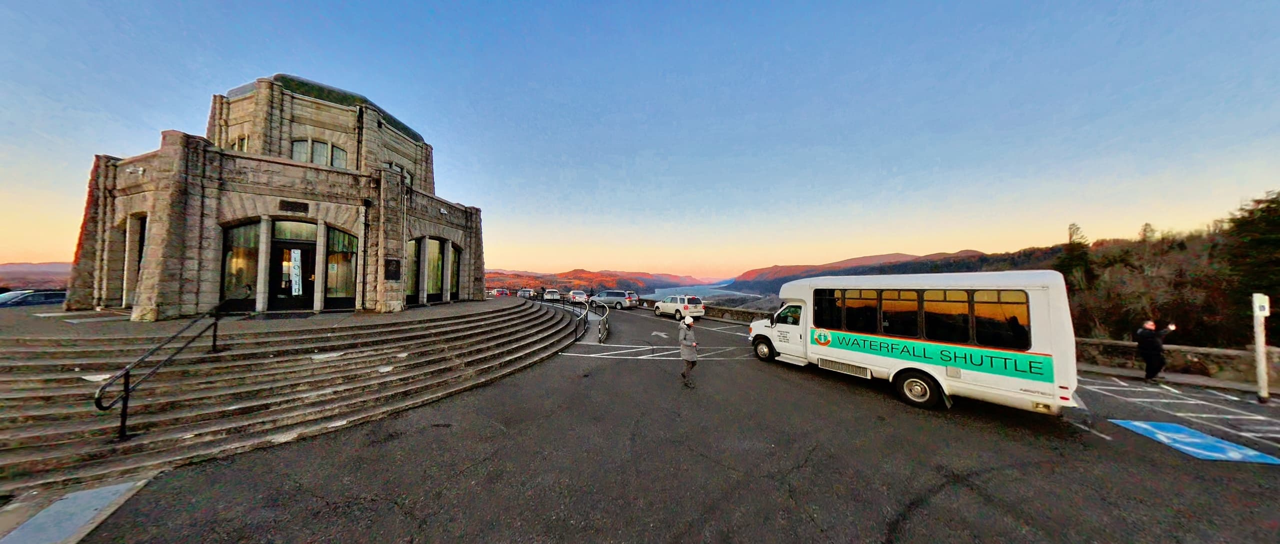 Explore Majestic Waterfalls and Scenic Vistas on the Full Day Columbia River Gorge Tour