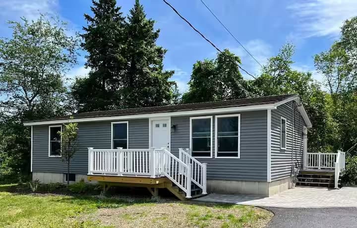 Experience Rustic Comfort at Deer Ridge Cottage near Ellsworth, Maine