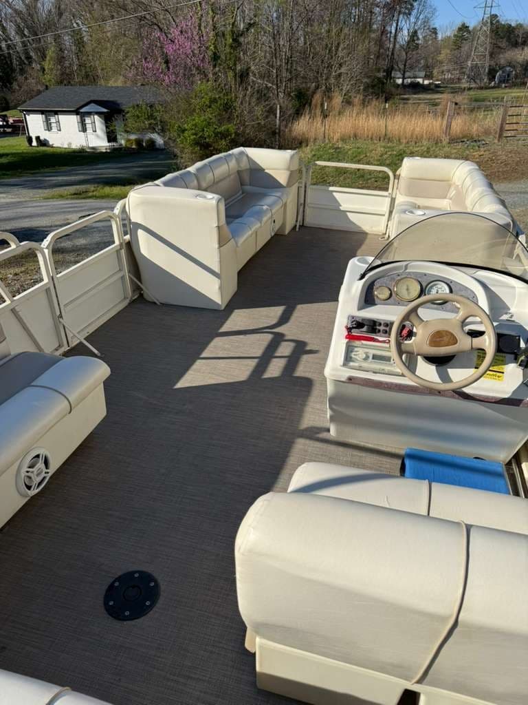 Pilot the Wave Maker: Bentley Pontoon Rentals Near Winston-Salem