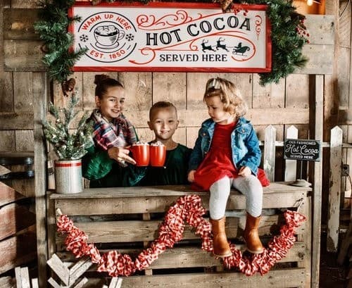 Christmas On the Ranch: Outdoor Holiday Photo Sessions