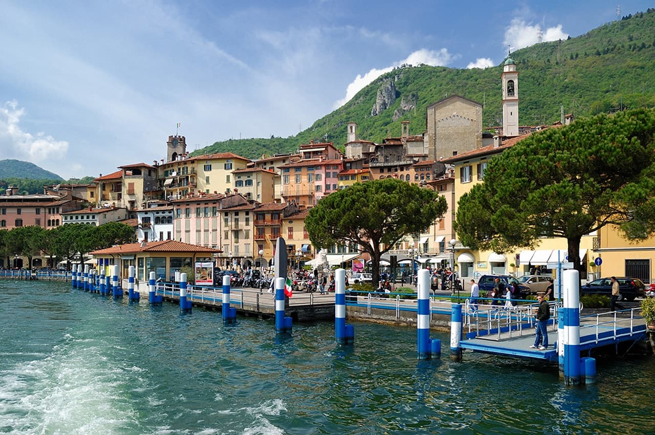 Water Activities with Da Castro a Lovere on Lago D'Iseo