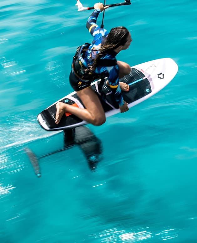 Kitesurfing Lessons with One Ten Kite & Wing LTD in Weymouth