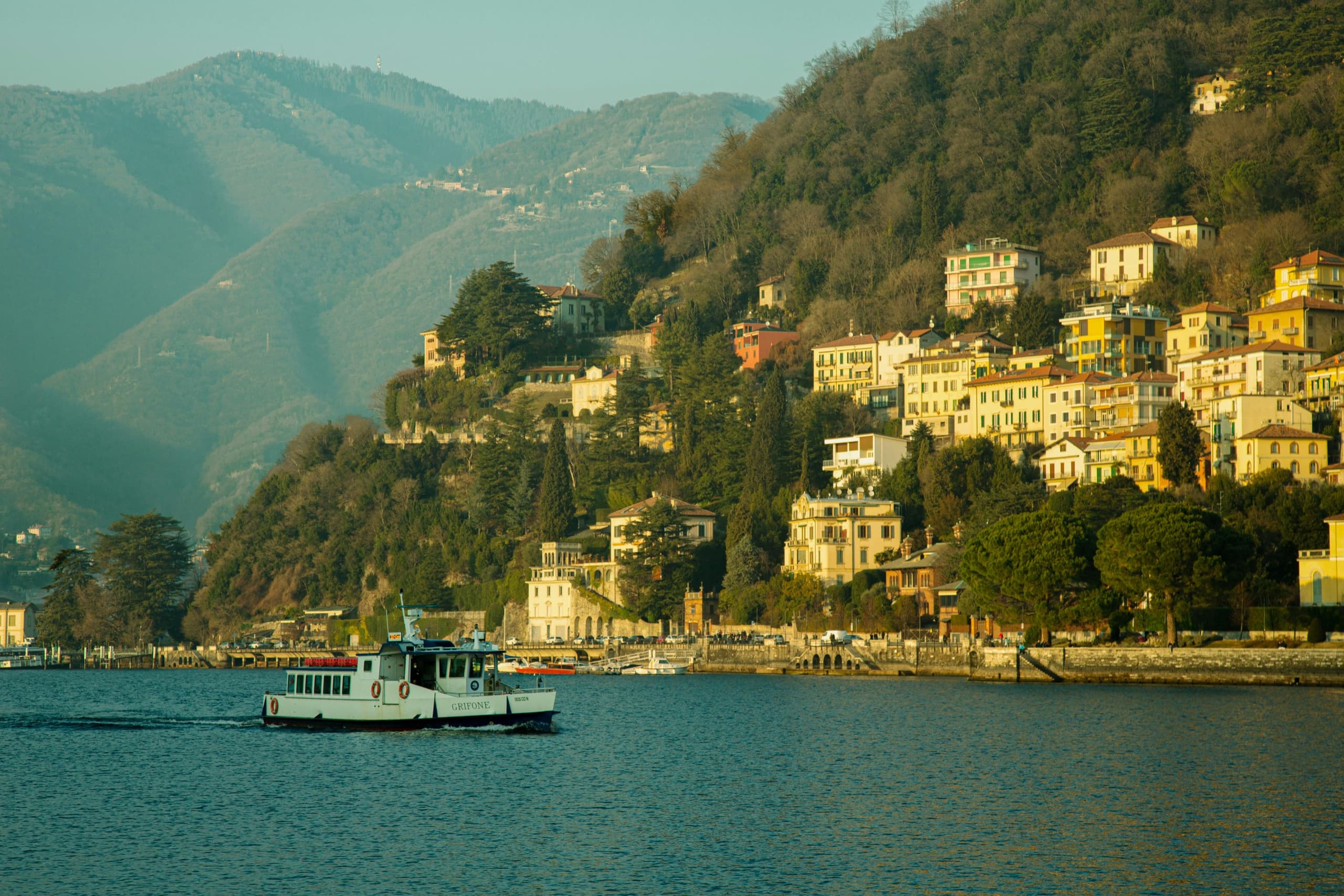 Lake Water Activities & Sunset Tour at LB Como Lake srl
